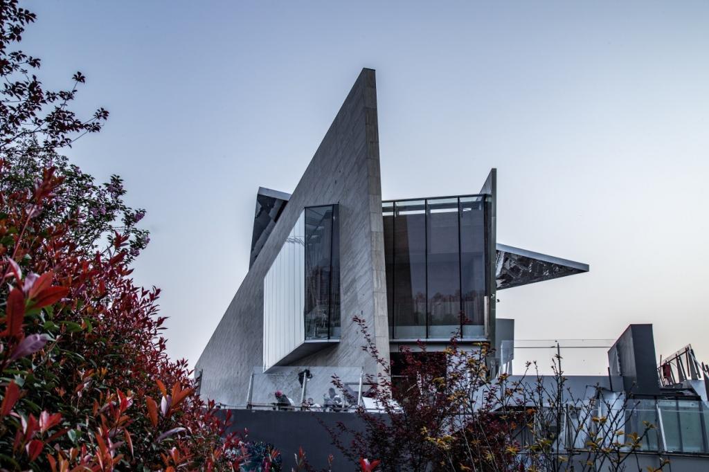 BIM建筑|大道非形-不受风格约束的建筑 / aoe事建组的建筑实践之路