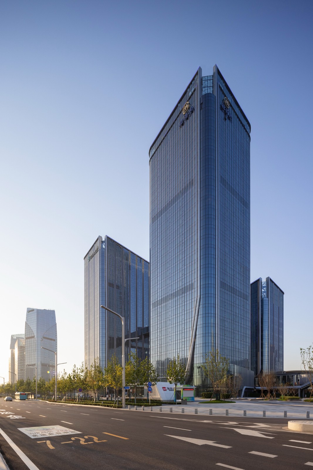 BIM建筑|最美全运会完美收官，奥体中轴之门继续绽放新的生命力 / 三益建筑设计