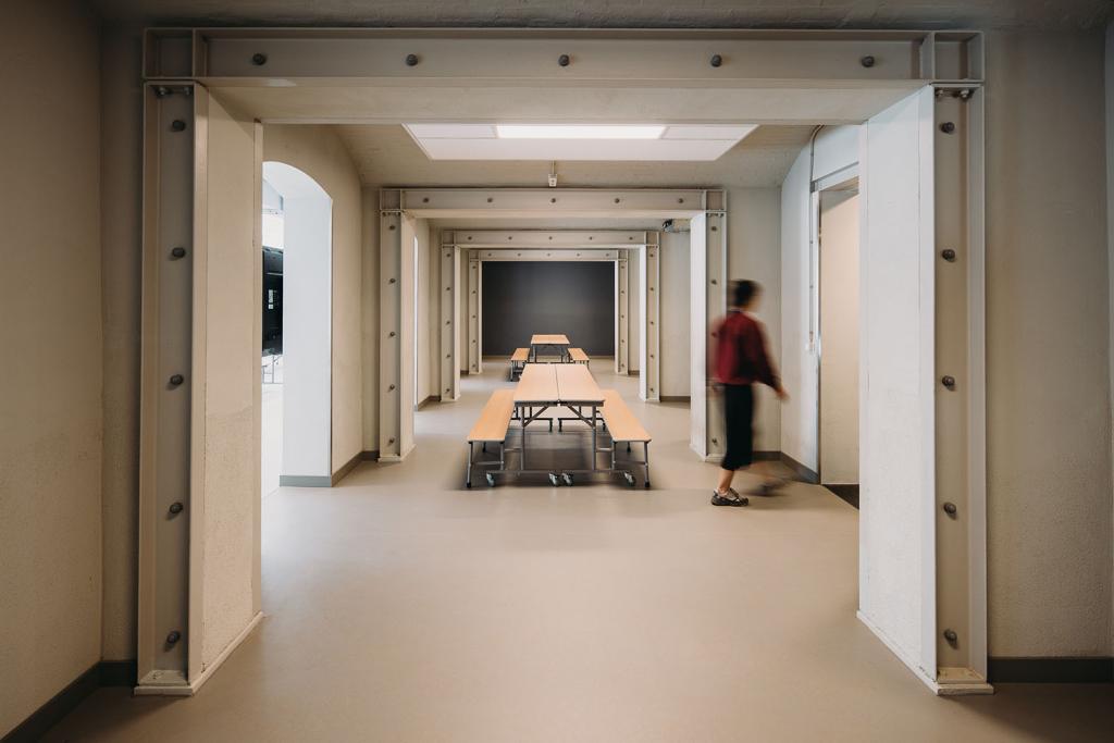 BIM建筑|由监狱改造而成的学校 / Atelier PRO architects