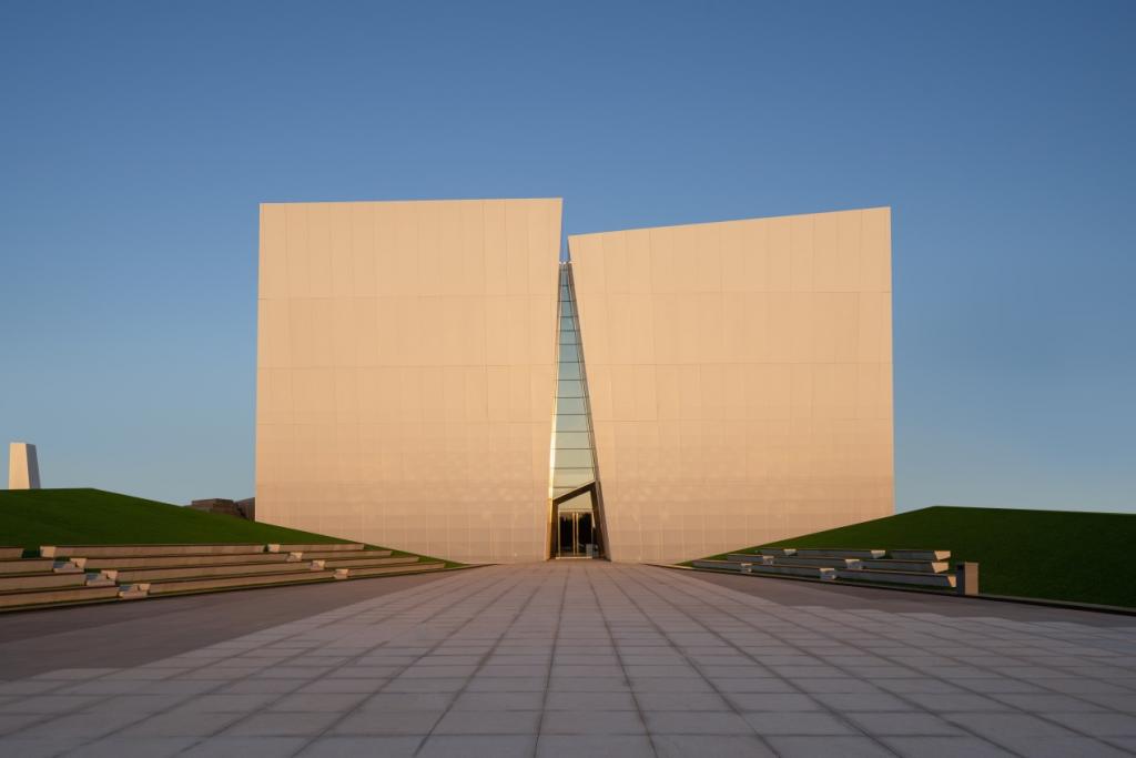 BIM建筑|大道非形-不受风格约束的建筑 / aoe事建组的建筑实践之路