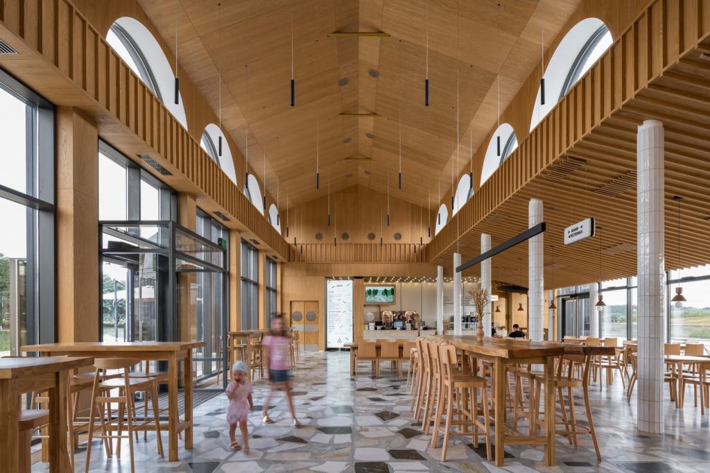 BIM建筑|库代克山公园游客接待中心 / Megabudka Architecture Bureau