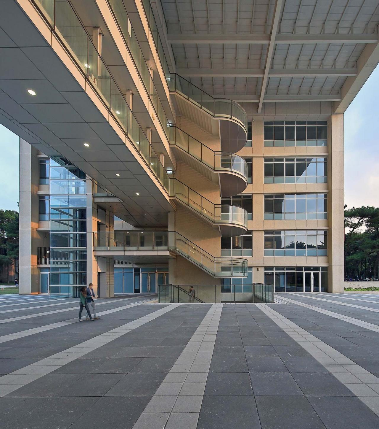 BIM建筑|台湾中央大学多功能大礼堂 / 潘冀联合建筑师事务所