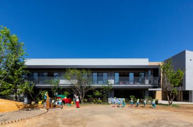 BIM建筑|EZ 幼儿园，阶梯空间搭建趣味游戏场所 / 日比野设计 + Kids Design Labo-BIM建筑网