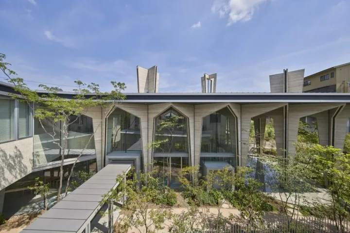 BIM建筑|巨构与小人儿，筑紫森林幼儿园 / UID Architects