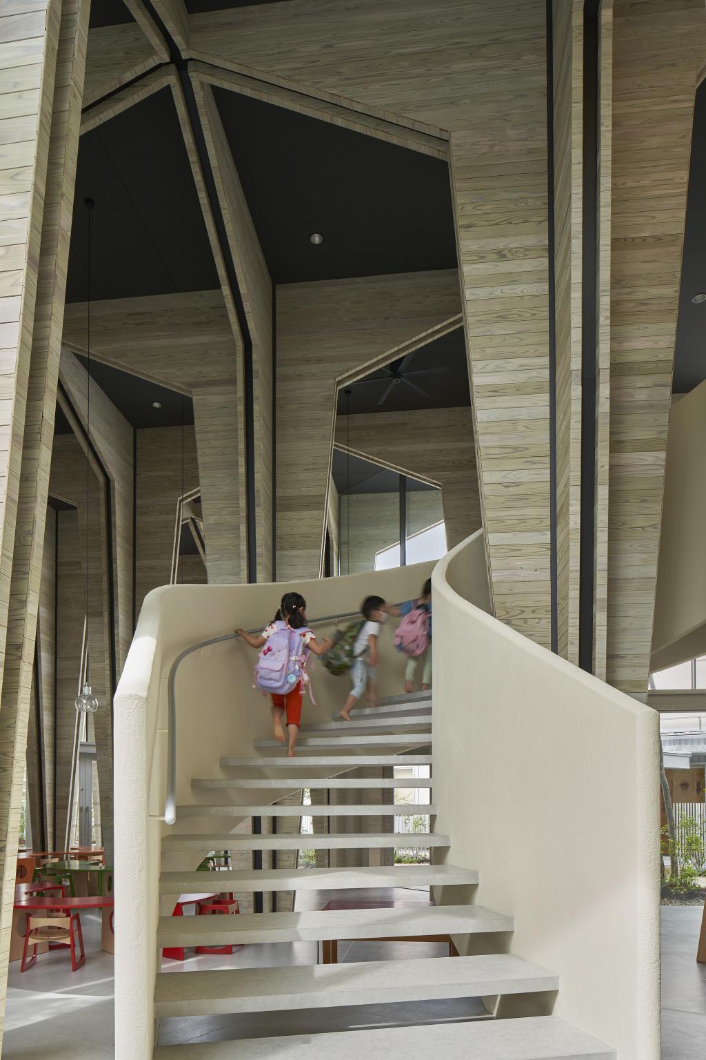 BIM建筑|巨构与小人儿，筑紫森林幼儿园 / UID Architects