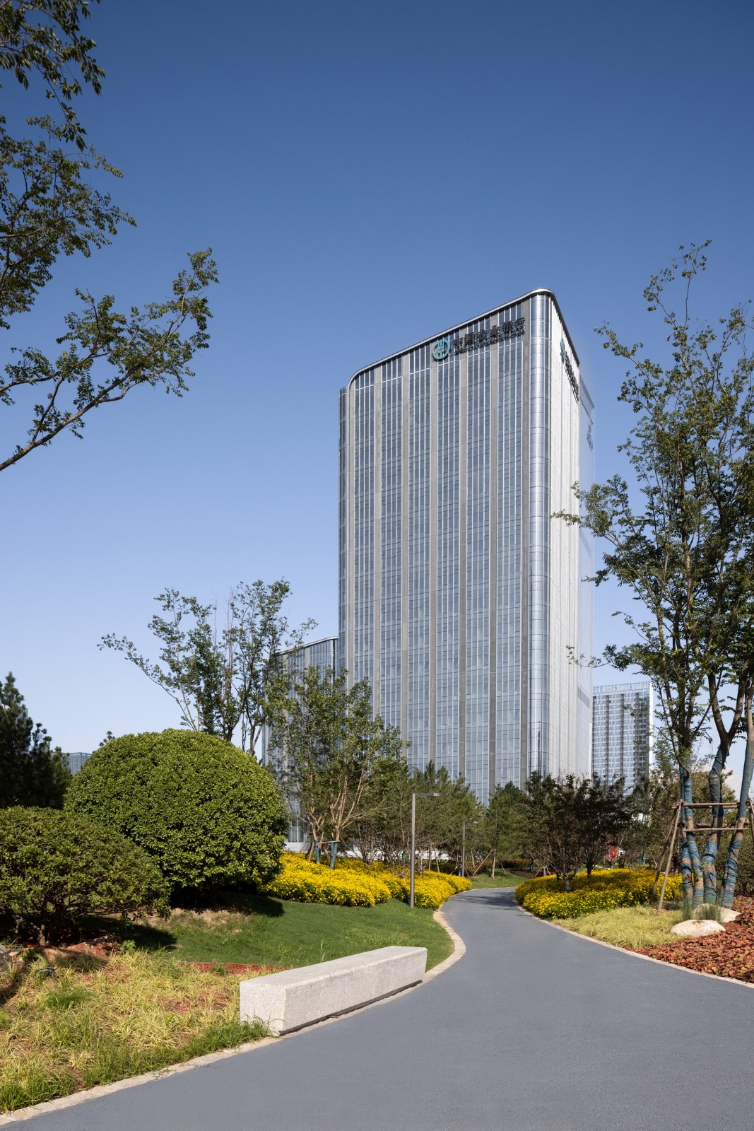 BIM建筑|最美全运会完美收官，奥体中轴之门继续绽放新的生命力 / 三益建筑设计