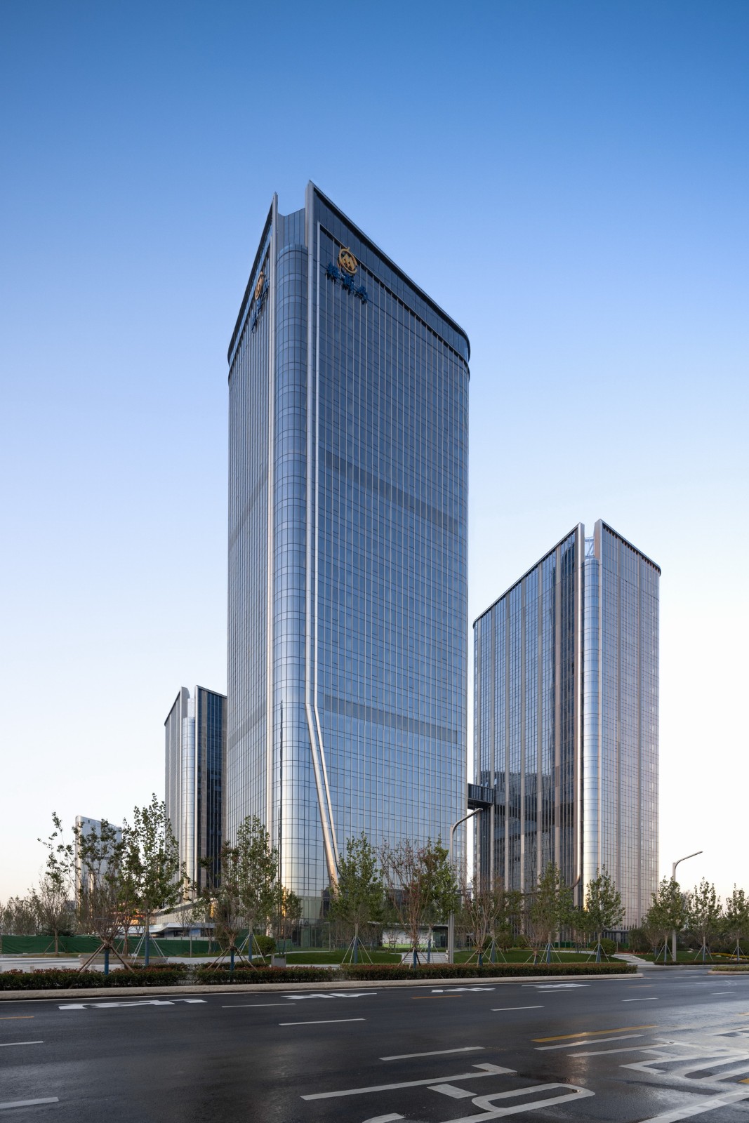 BIM建筑|最美全运会完美收官，奥体中轴之门继续绽放新的生命力 / 三益建筑设计