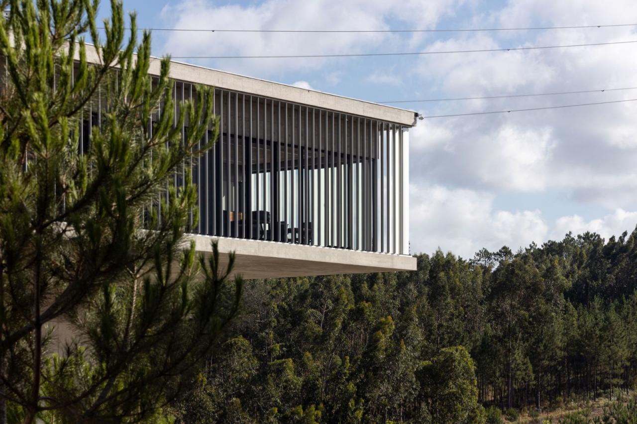 BIM建筑|AOC 商务中心 / mube arquitectura