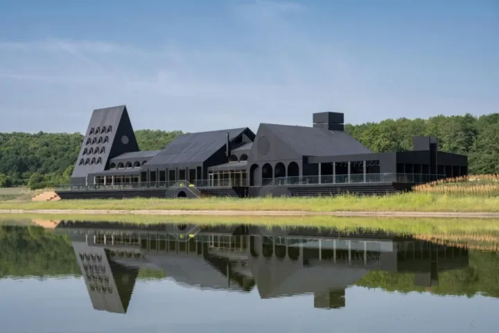 BIM建筑|库代克山公园游客接待中心 / Megabudka Architecture Bureau