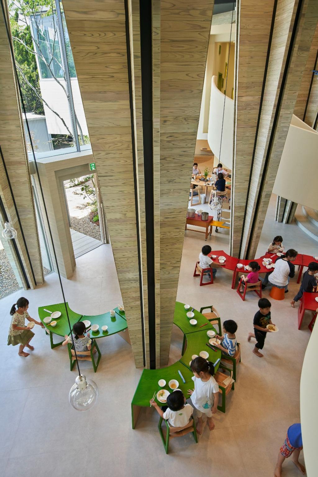 BIM建筑|巨构与小人儿，筑紫森林幼儿园 / UID Architects