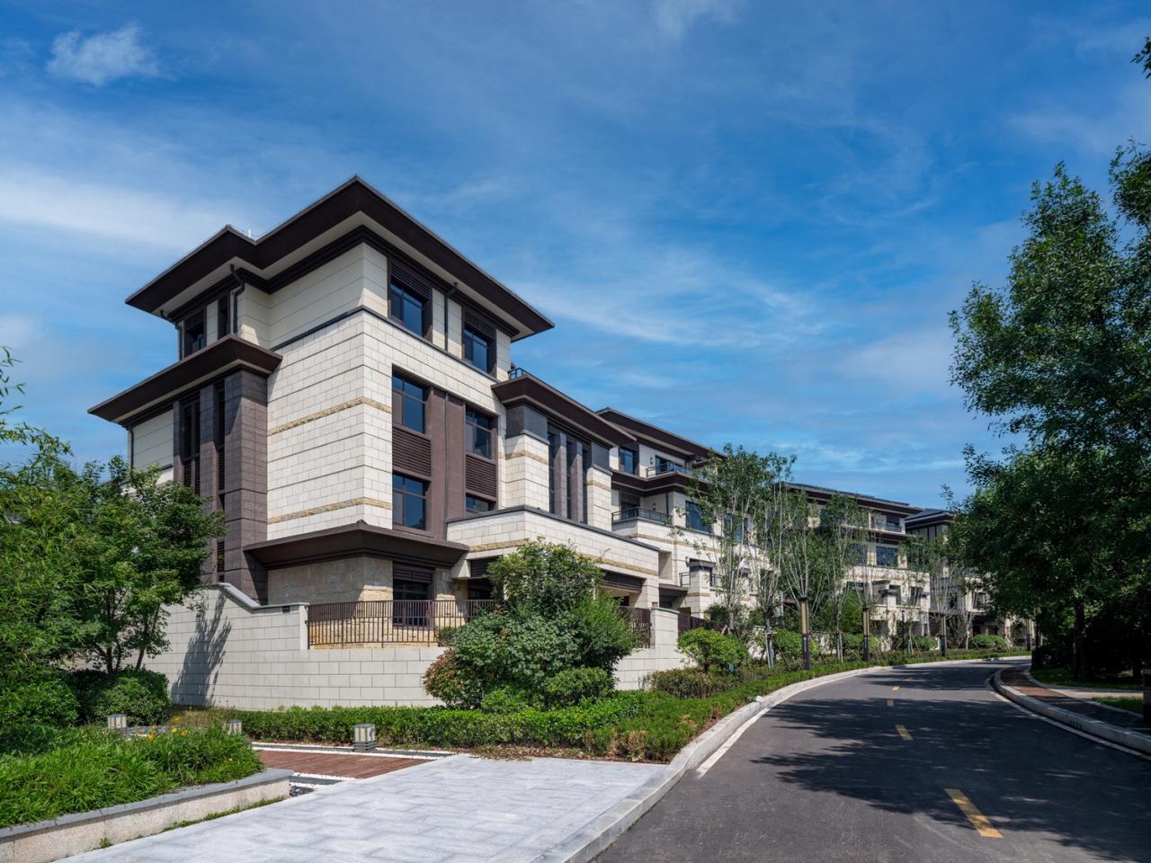 BIM建筑|诗意栖居，东方雅韵——凤凰谷·乐活小镇一期 / 天友设计