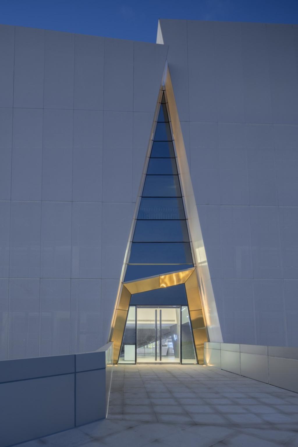 BIM建筑|大道非形-不受风格约束的建筑 / aoe事建组的建筑实践之路