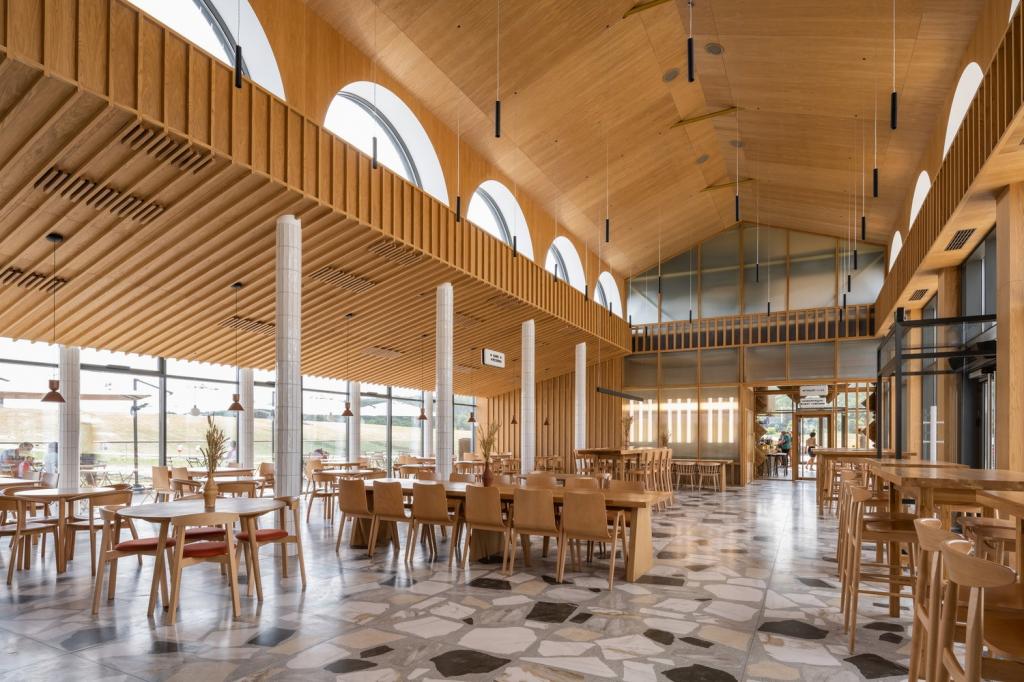 BIM建筑|库代克山公园游客接待中心 / Megabudka Architecture Bureau