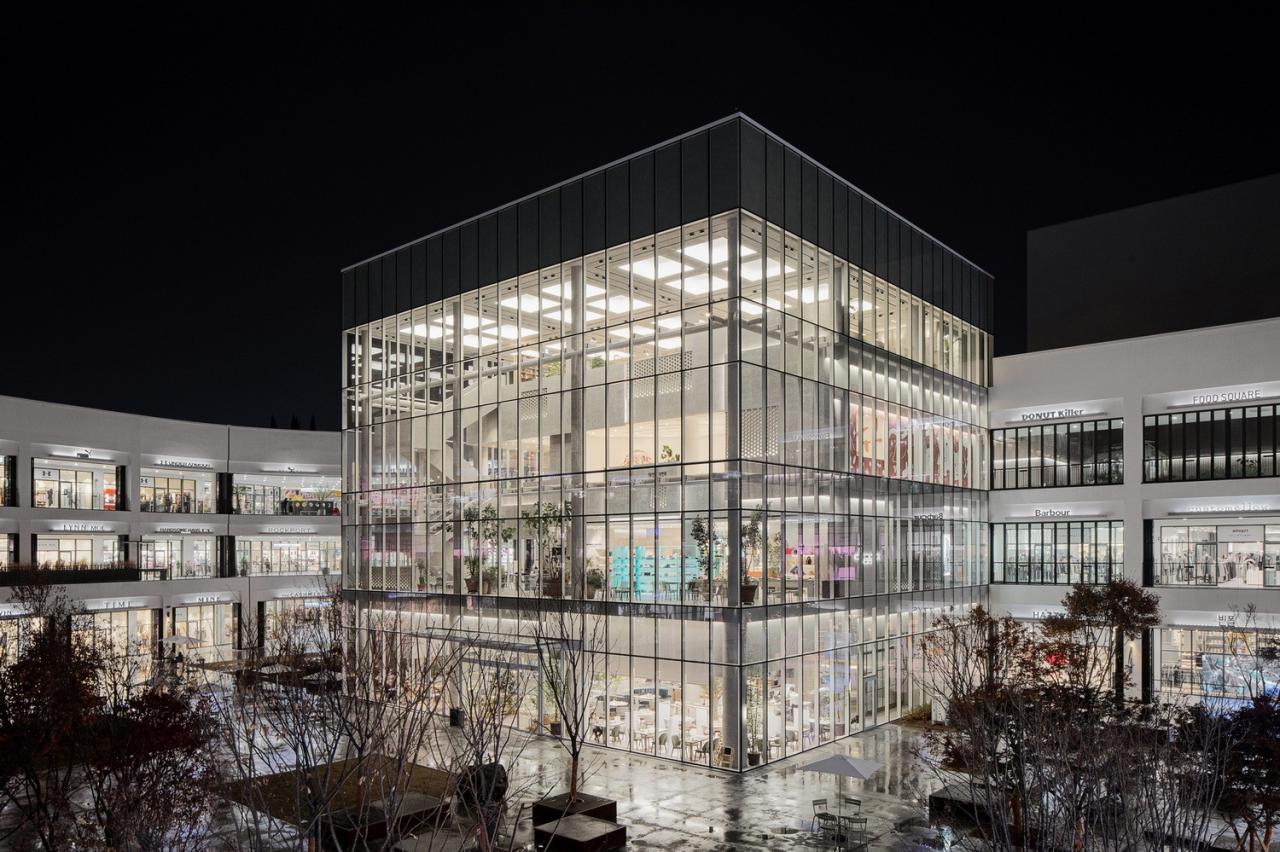 BIM建筑|会“隐身”的折扣店1号馆 / BetwinSpace Design