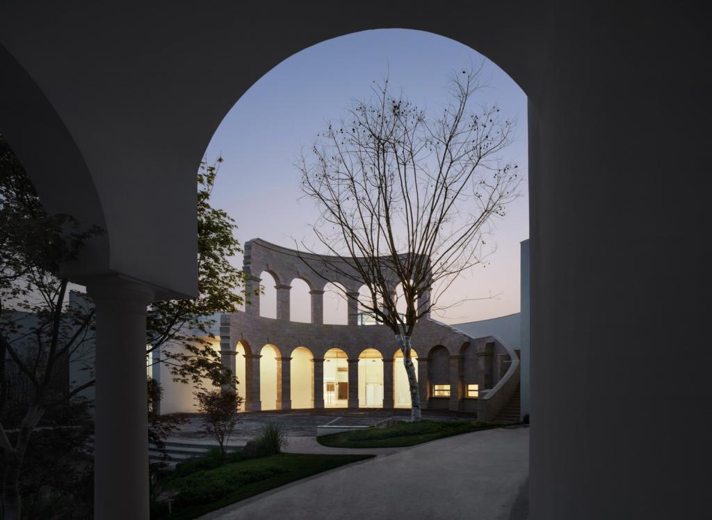 BIM建筑|大道非形-不受风格约束的建筑 / aoe事建组的建筑实践之路