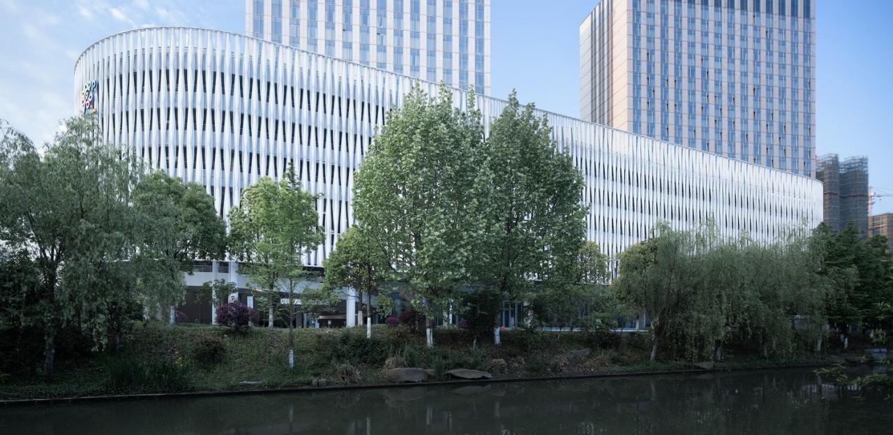 BIM建筑|来自停车楼的逆袭：杭州钱投海达停车楼 / 浙江大学建筑设计研究院有限公司