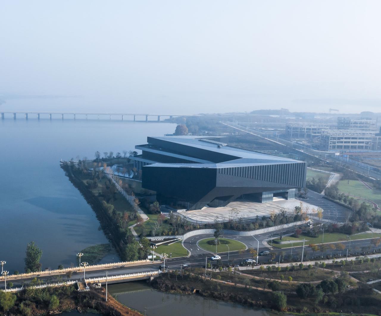 BIM建筑|听说现在产业园区项目多了…… / 栖城设计