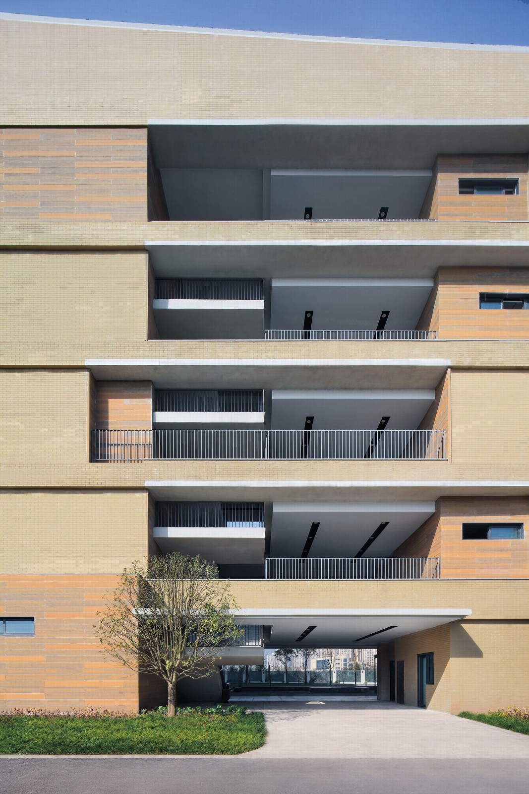 BIM建筑|西南大学附属中学两江校区：消失的高密度校园 / gad