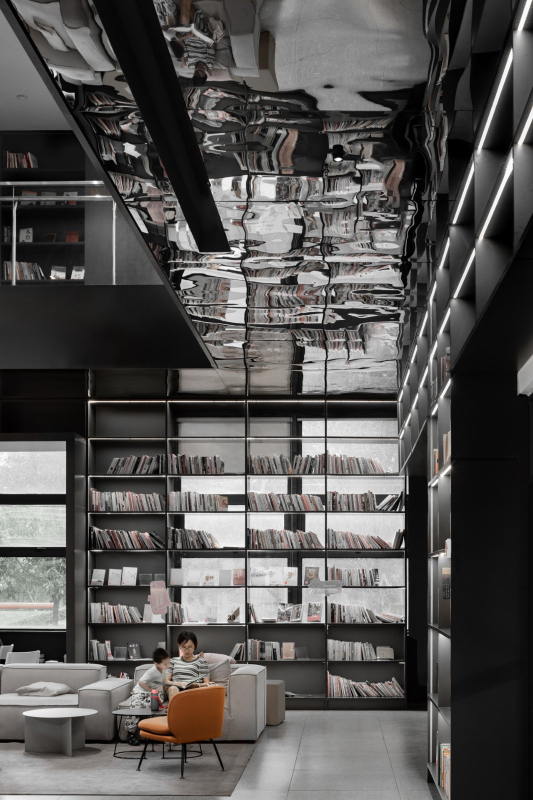 BIM建筑|“盒子的情绪“-纹理学院校史馆空间改造 / 行维新筑