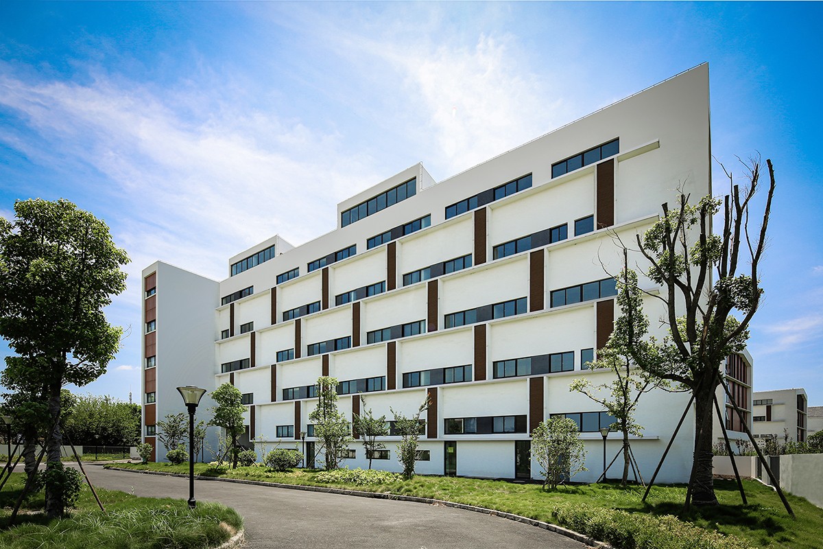 BIM建筑|赵巷康宁养护院建筑设计—这里欢迎自由的老灵魂 / 上海久利建筑事务所