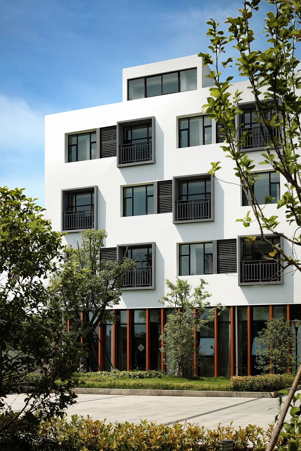 BIM建筑|赵巷康宁养护院建筑设计—这里欢迎自由的老灵魂 / 上海久利建筑事务所