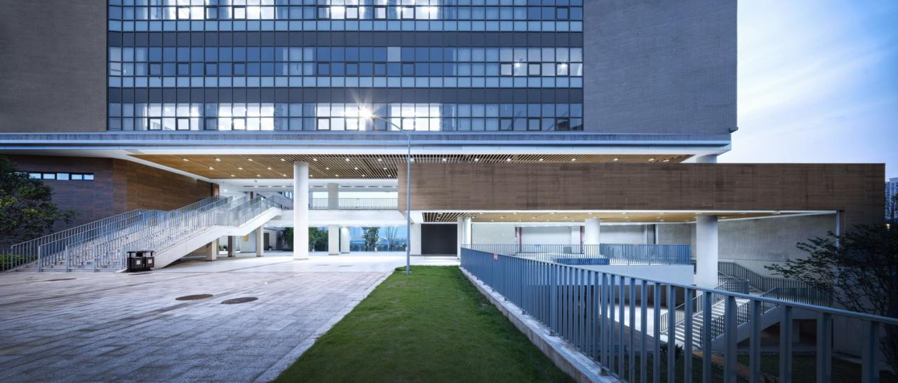 BIM建筑|西南大学附属中学两江校区：消失的高密度校园 / gad