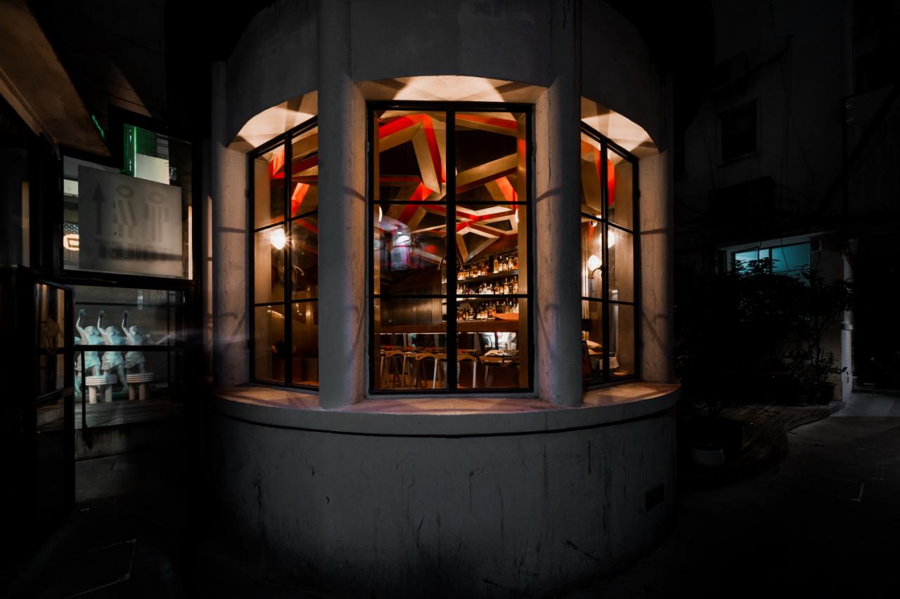 BIM建筑|KoRoVa Bar / 低态建筑