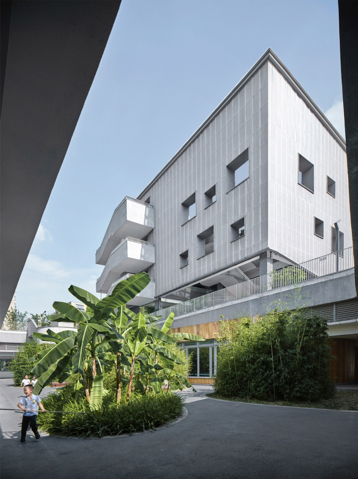 BIM建筑|重庆两江人民小学：在大自然里勇敢冒险 / gad