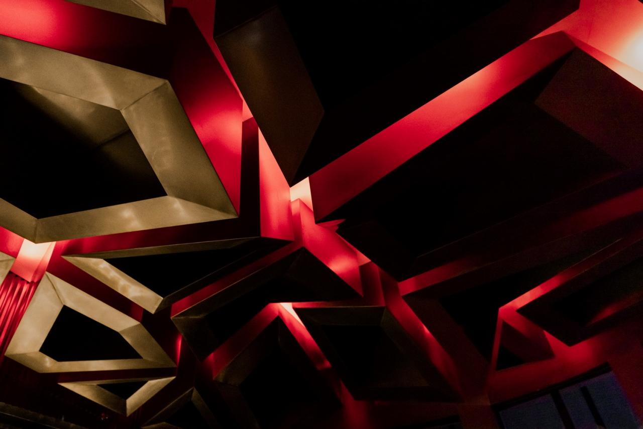 BIM建筑|KoRoVa Bar / 低态建筑