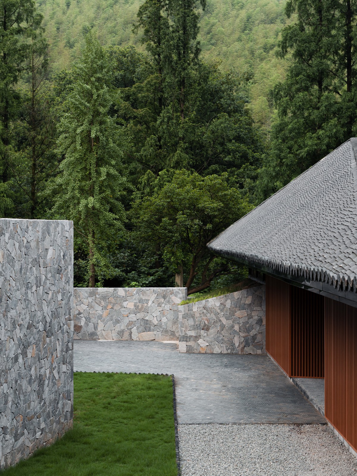 BIM建筑|无想山秋湖驿站 / 米思建筑