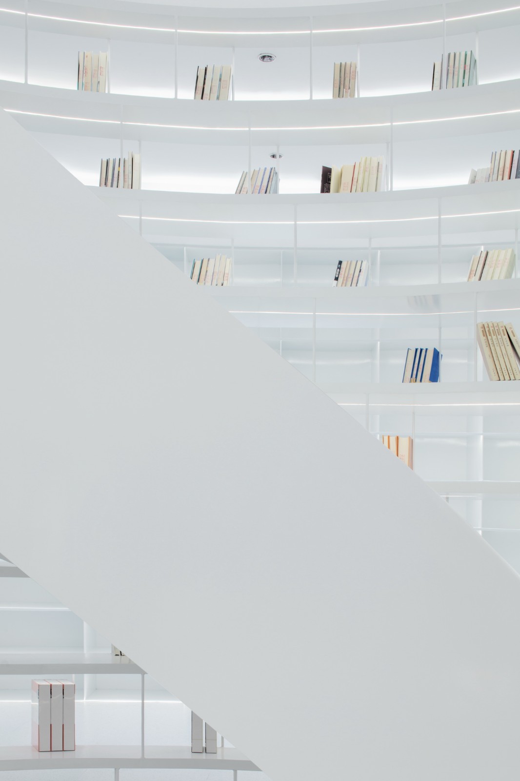 BIM建筑|时代共生：朱紫坊历史古厝中的“现代白” / 平衡空间设计