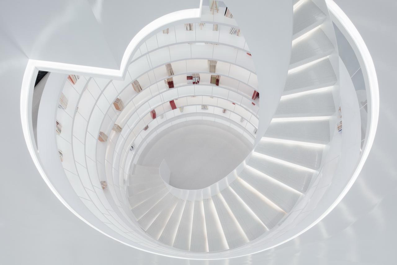 BIM建筑|时代共生：朱紫坊历史古厝中的“现代白” / 平衡空间设计