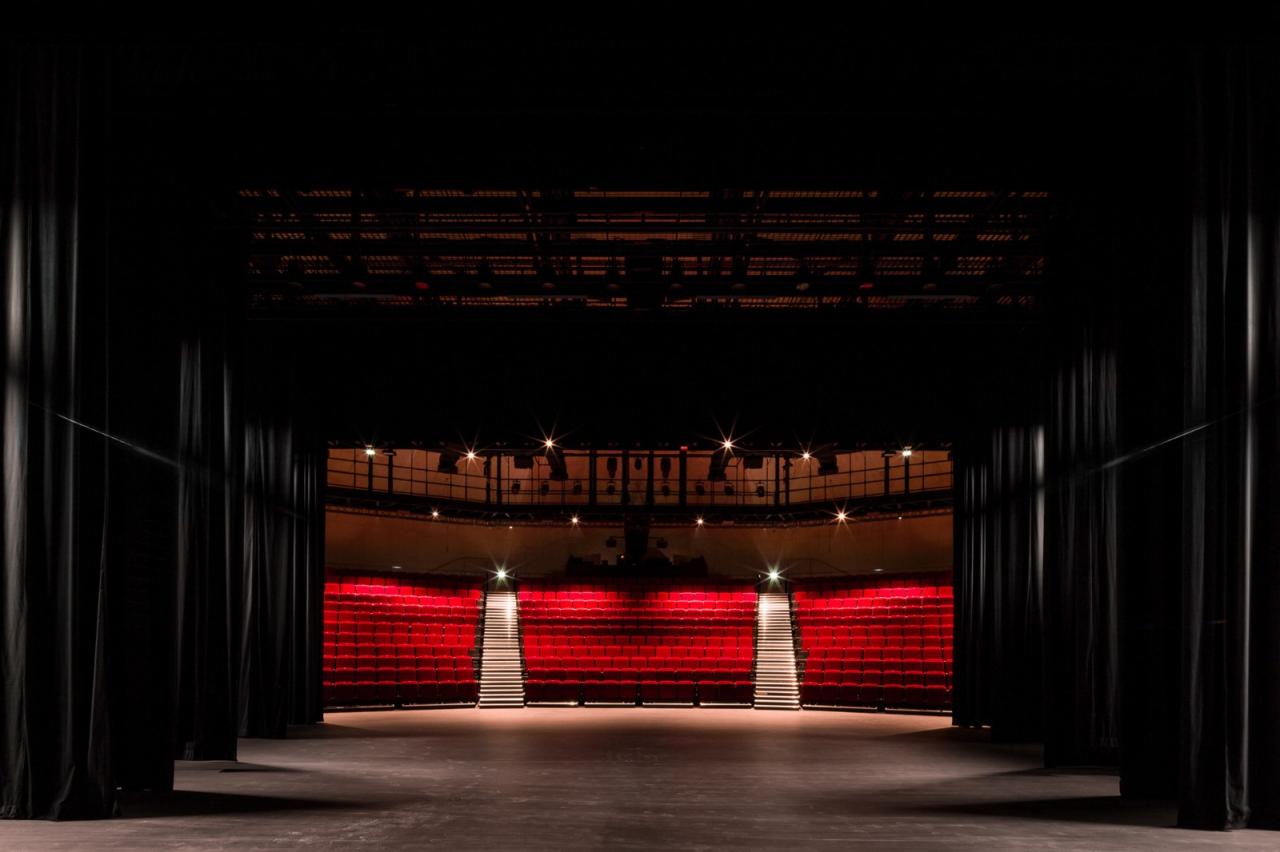 BIM建筑|马戏团式建筑，Domaine de Bayssan 剧院 / K architectures