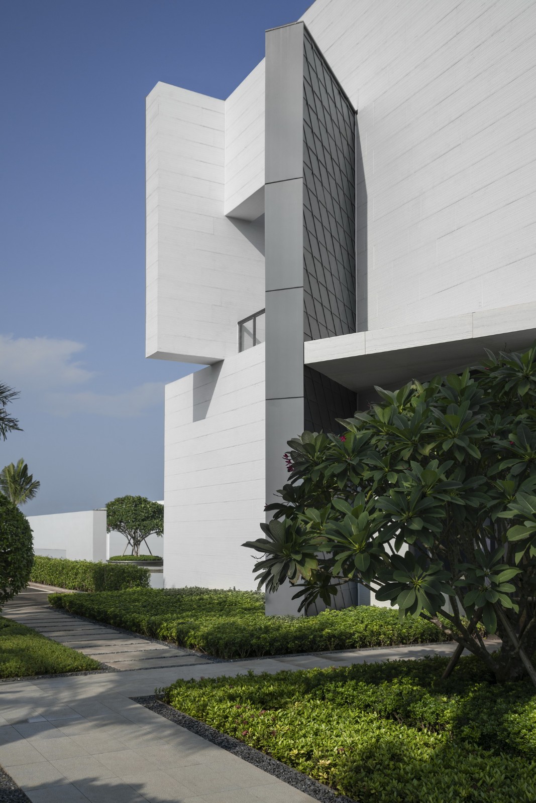 BIM建筑|打破墙的边界: 海口市国际免税城接待中心 / aoe事建组