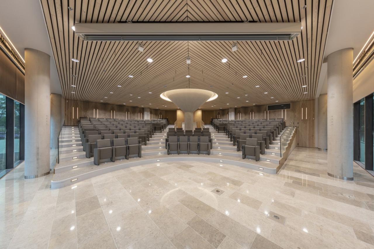 BIM建筑|佳能生产印刷总部 / Broekbakema