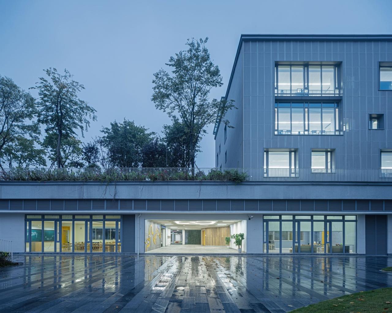 BIM建筑|重庆两江人民小学：在大自然里勇敢冒险 / gad