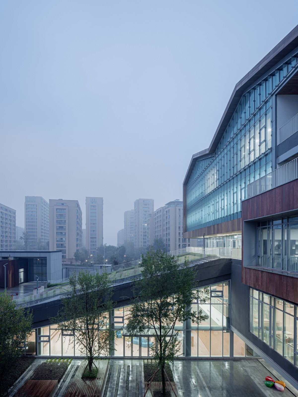 BIM建筑|重庆两江人民小学：在大自然里勇敢冒险 / gad