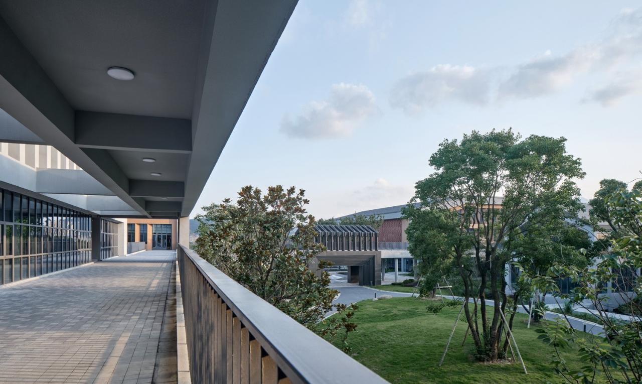 BIM建筑|树下问道，山间筑园 ——乐清市荆山公学 / 浙江大学建筑设计研究院有限公司