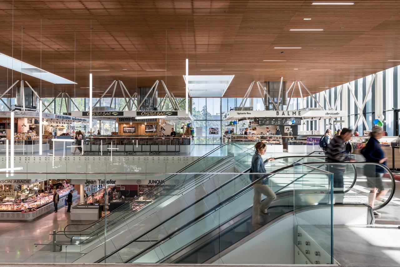 BIM建筑|黑白覆盖，法国波城共和国综合楼 / Ameller Dubois