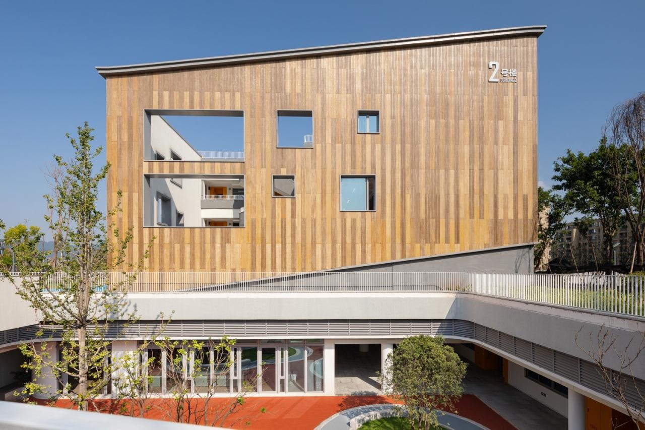 BIM建筑|重庆两江人民小学：在大自然里勇敢冒险 / gad