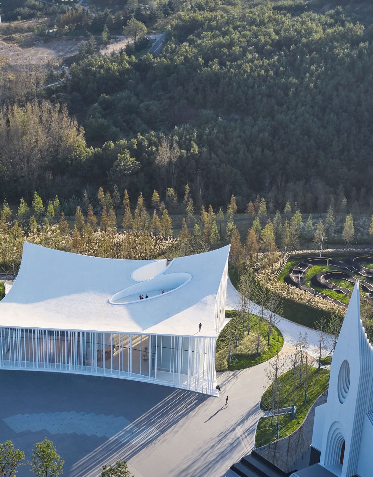 BIM建筑|藏马山飞毯 ：亲子活动中心 / 栖城设计