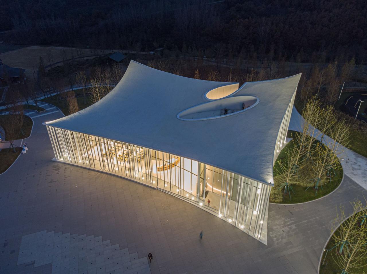 BIM建筑|藏马山飞毯 ：亲子活动中心 / 栖城设计