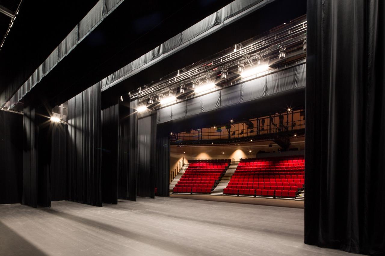 BIM建筑|马戏团式建筑，Domaine de Bayssan 剧院 / K architectures