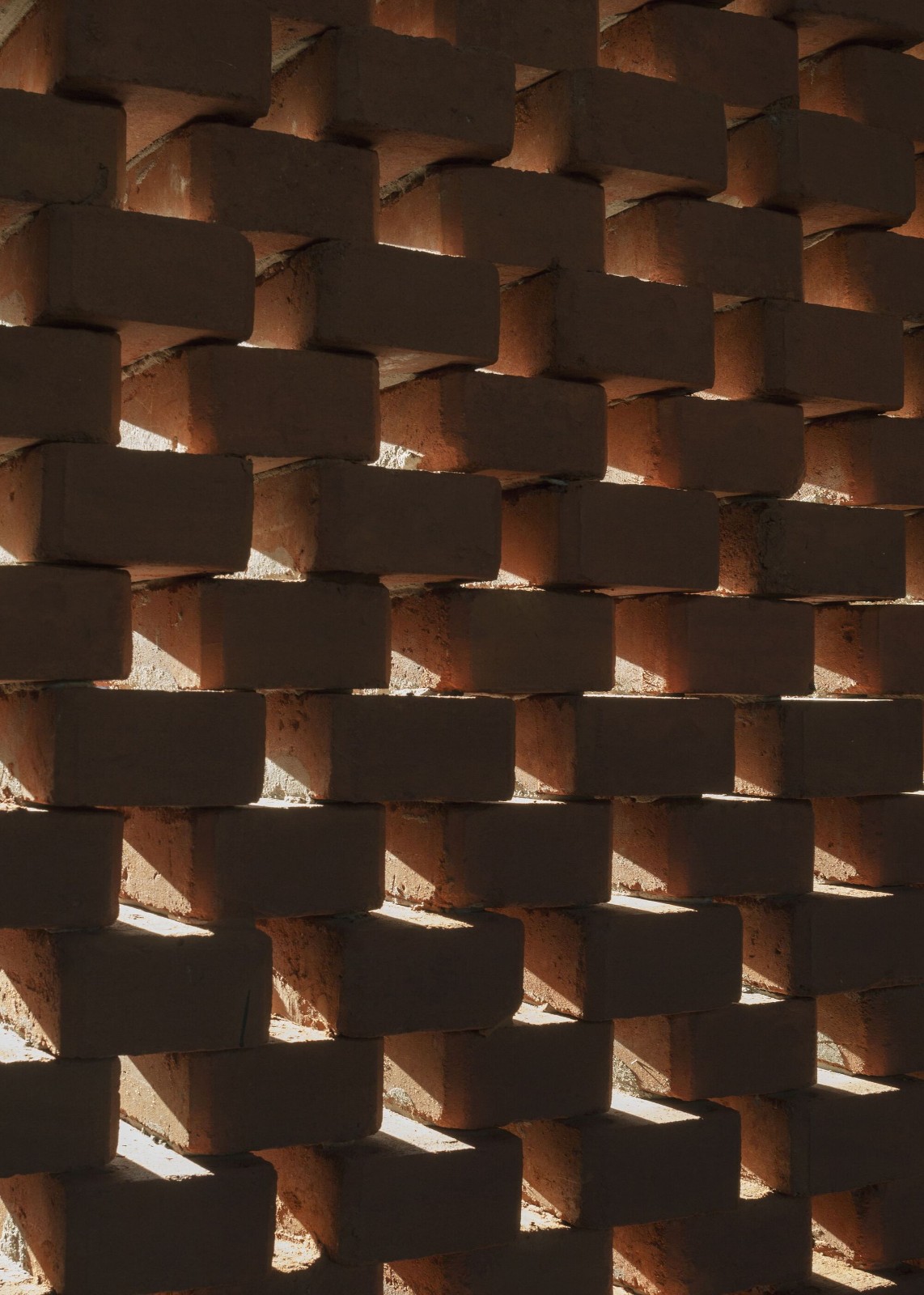 BIM建筑|手工压制砖与木材构筑而成的自宅 / Equipo de Arquitectura