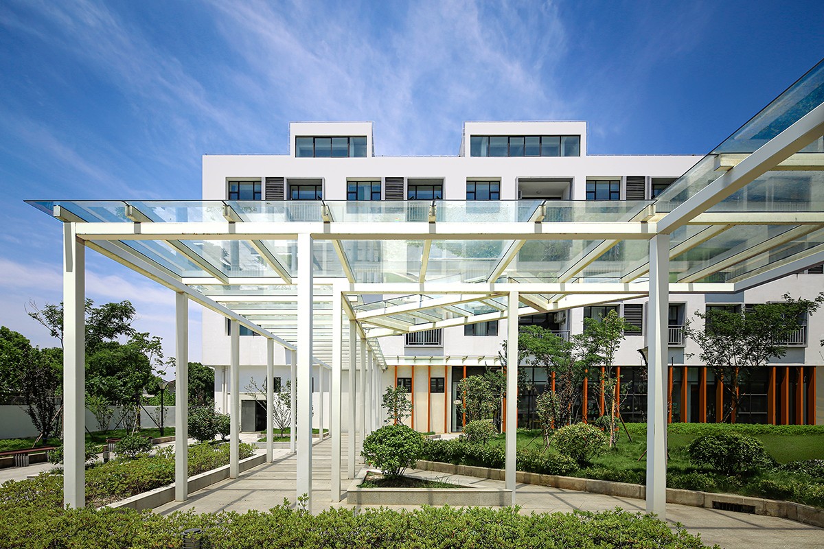 BIM建筑|赵巷康宁养护院建筑设计—这里欢迎自由的老灵魂 / 上海久利建筑事务所