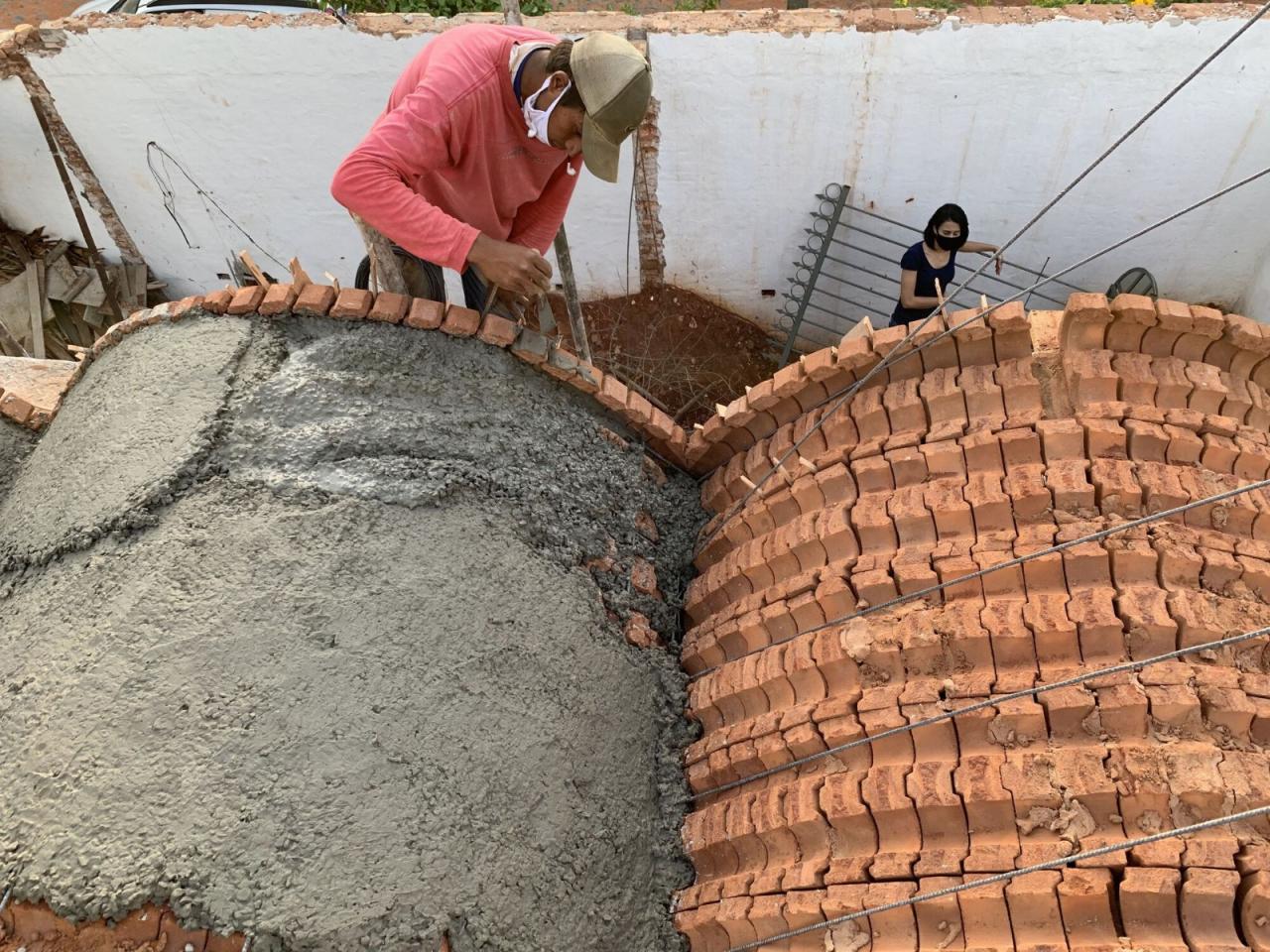 BIM建筑|手工压制砖与木材构筑而成的自宅 / Equipo de Arquitectura