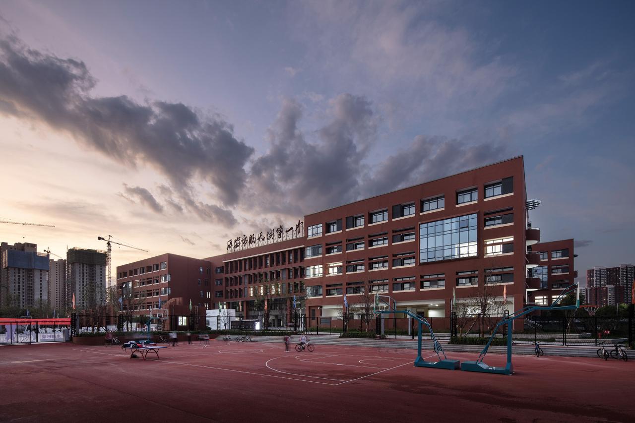 BIM建筑|“合”与“和” 厅、堂与庭：西安市航天城第一中学建筑设计 / 西安建筑科技大学建筑设计研究院