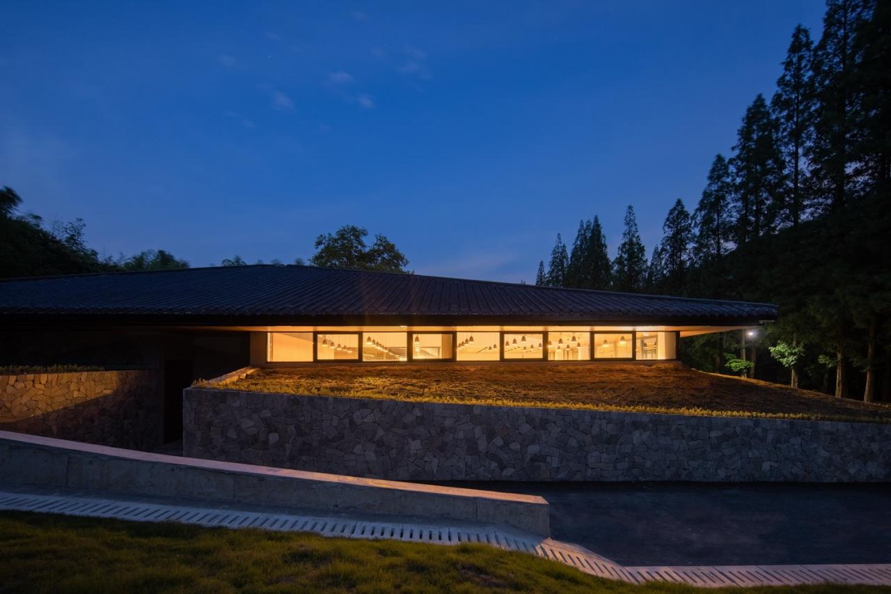 BIM建筑|无想山秋湖驿站 / 米思建筑