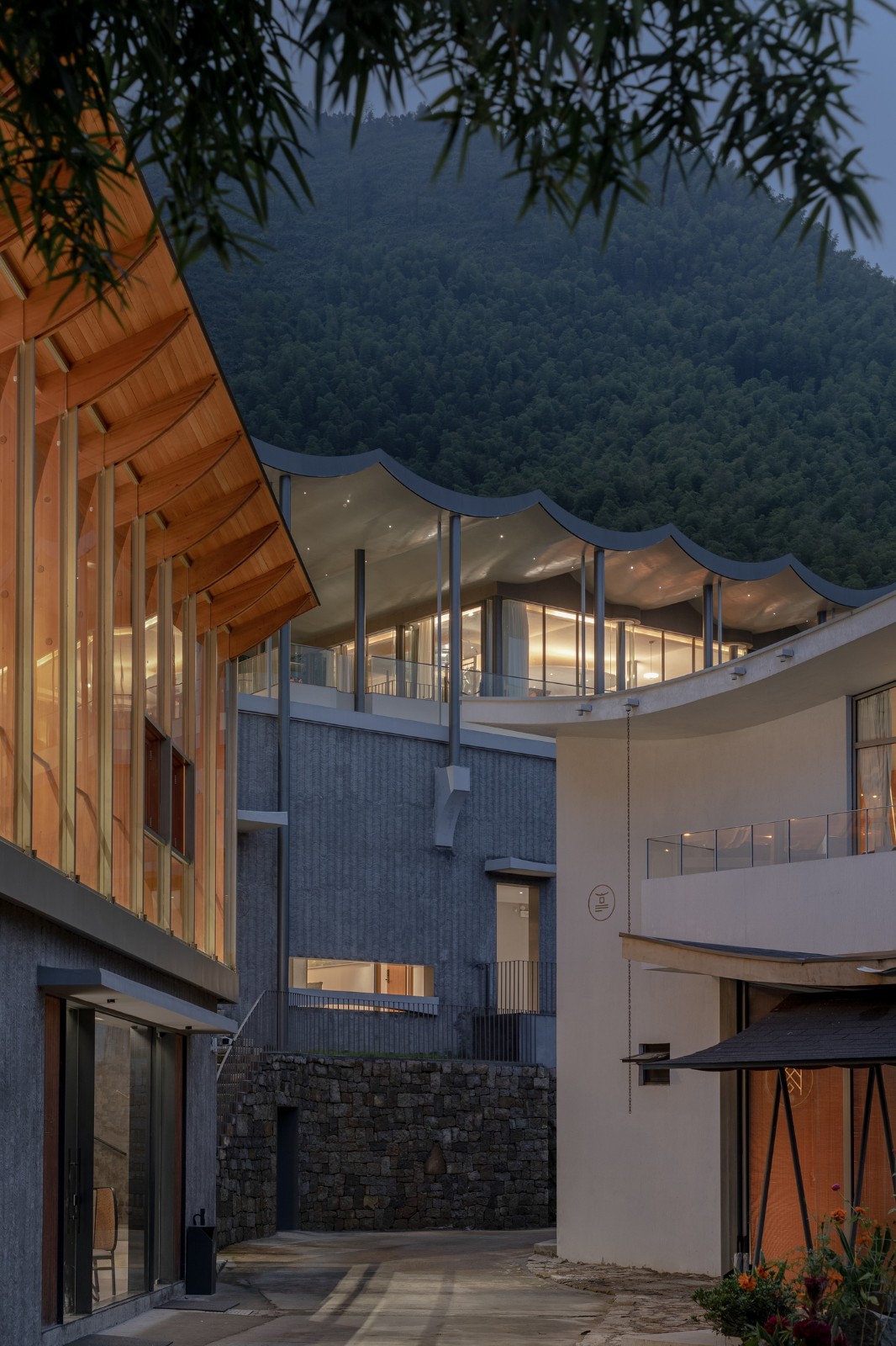 BIM建筑|雨屋 / 来建筑设计工作室