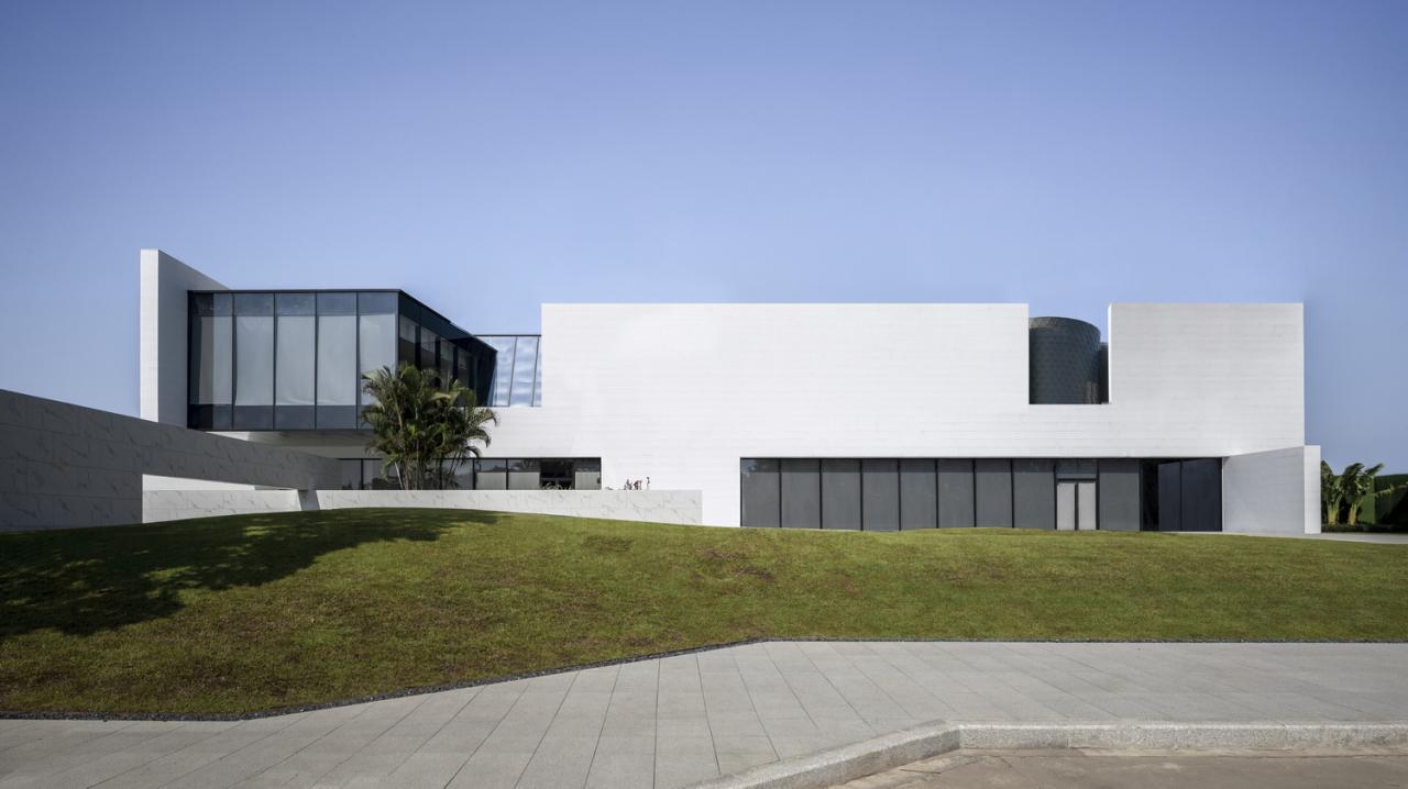 BIM建筑|打破墙的边界: 海口市国际免税城接待中心 / aoe事建组